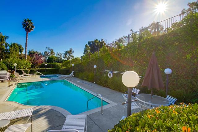 864 Del Mar Downs Rd, Solana Beach CA: https://media.crmls.org/mediaz/ef6c22e5-e65c-4ae5-a34c-6b15896910bb.jpg