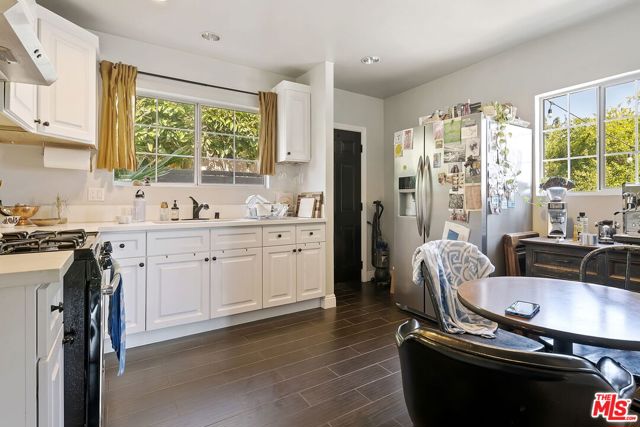 5375 Raphael Street, Los Angeles CA: https://media.crmls.org/mediaz/ef6c4a0a-0f07-40f7-b052-326d288a25a4.jpg