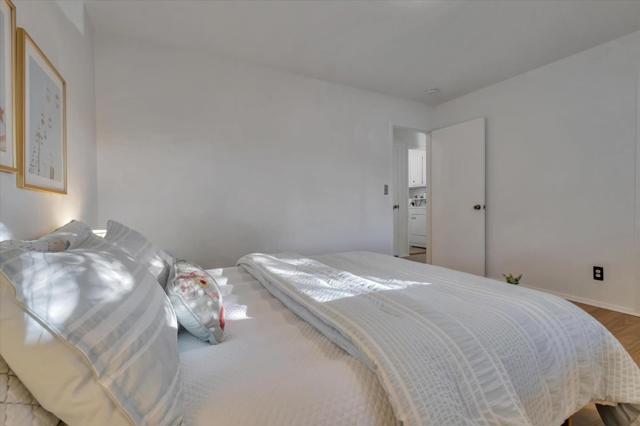 103 Darlington ln, Soquel CA: https://media.crmls.org/mediaz/ef6cb198-acd1-41b8-a66f-b6ab6e0dbdfc.jpg