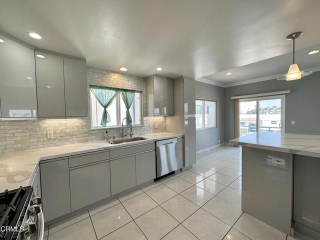 Detail Gallery Image 15 of 34 For 4053 Sunset Lane Ln, Oxnard,  CA 93035 - 3 Beds | 2/1 Baths