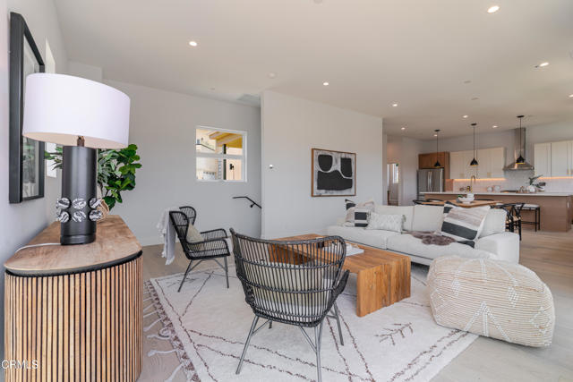 3874 W Point Drive, Los Angeles CA: https://media.crmls.org/mediaz/ef6da5fd-c345-4303-93eb-170efd56a2d6.jpg