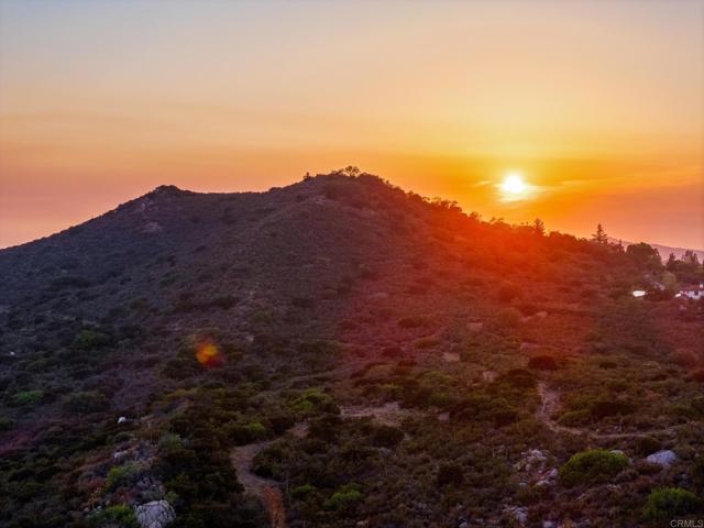 2772 Firebrand Drive, Alpine CA: https://media.crmls.org/mediaz/ef6dbc50-7b38-40f3-a816-7ca87bfea13d.jpg