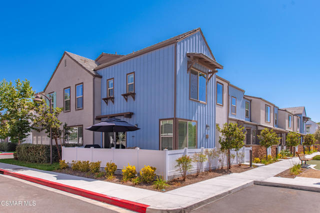 1830 Poppy Drive, Simi Valley CA: https://media.crmls.org/mediaz/ef6deaca-0764-41cd-8613-d249cb960062.jpg