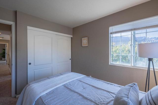 27320 Bavella Way, Salinas CA: https://media.crmls.org/mediaz/ef6e025c-70c0-49f3-99b4-03da1bc8d619.jpg