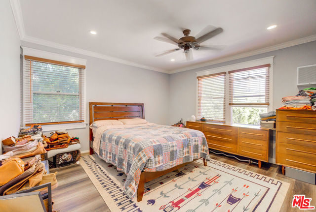 2656 Kenwood Avenue, Los Angeles CA: https://media.crmls.org/mediaz/ef6e13a6-0f62-4c9d-aa52-47d6474ce7da.jpg
