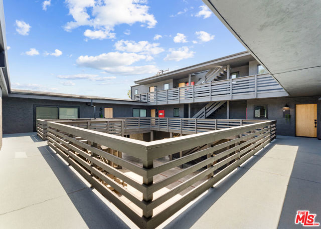 1105 N Coast Highway, Laguna Beach CA: https://media.crmls.org/mediaz/ef6e16ec-479b-47fc-94f1-57eb406037c0.jpg