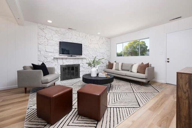 308 HILLER Street, Belmont CA: https://media.crmls.org/mediaz/ef6e630c-cd80-4943-8de4-a146e2942412.jpg