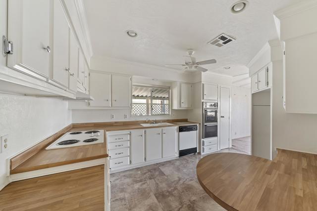 012_Kitchen