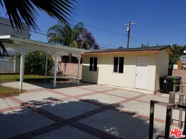 11059 CALIFA Street photo 24