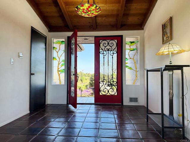 Detail Gallery Image 7 of 53 For 1650 Winterwarm Dr., Fallbrook,  CA 92028 - 3 Beds | 3 Baths