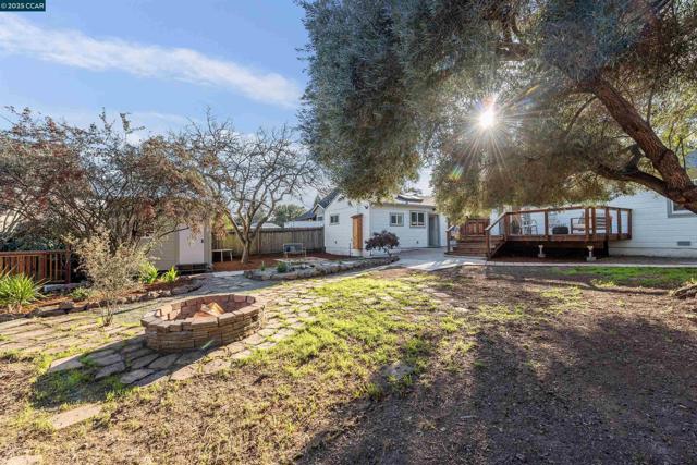 2188 1st Ave, Napa CA: https://media.crmls.org/mediaz/ef6f5d42-c051-4d83-af01-290cd0d48707.jpg