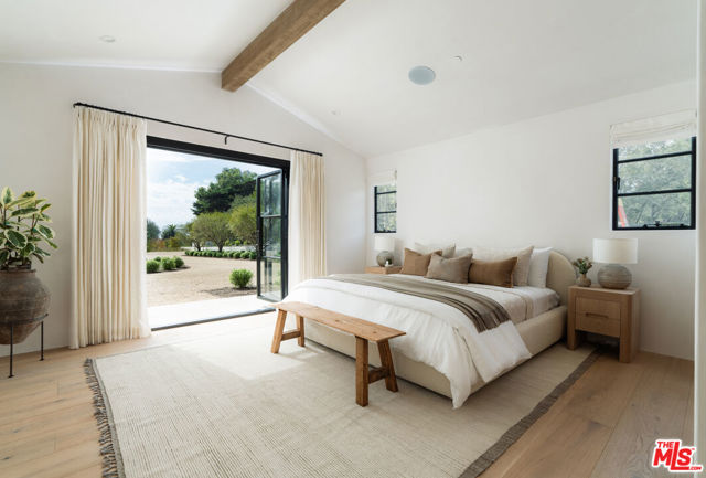 4200 Marina Drive, Santa Barbara CA: https://media.crmls.org/mediaz/ef706755-2790-4fc8-8c63-6d302033092f.jpg