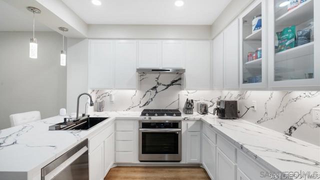 Image 6 of 32 For 8301 Rio San Diego Dr  7