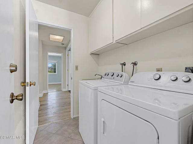 2031 Channelford Road, Westlake Village CA: https://media.crmls.org/mediaz/ef71533a-1265-4903-af24-74af9a7e3ee3.jpg