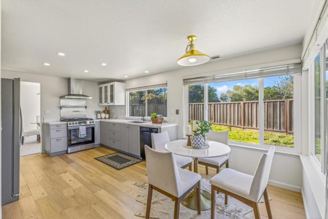 3245 Estrella Del Mar Way, Marina CA: https://media.crmls.org/mediaz/ef71de29-b9d4-45f5-8fdd-b837465001b1.jpg