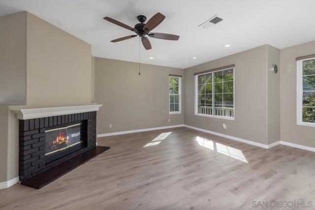 6013 Oakgate Row, La Jolla CA: https://media.crmls.org/mediaz/ef72684c-163f-42dd-9910-cc75f2126b7d.jpg