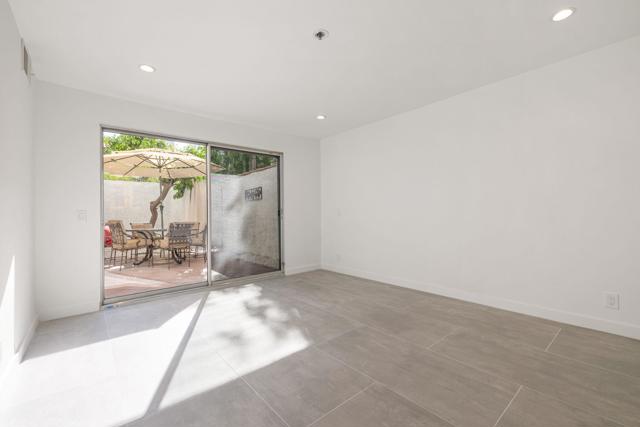 280 S Avenida Caballeros, Palm Springs CA: https://media.crmls.org/mediaz/ef72bf99-84b2-405a-a890-b6fb97889ab5.jpg