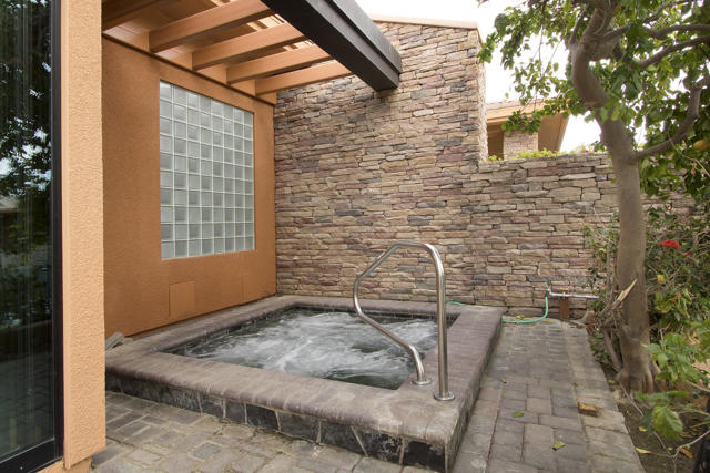 50135 Camino Privado, La Quinta CA: https://media.crmls.org/mediaz/ef73ec19-1ec4-447e-988f-f8c11dfbdb98.jpg