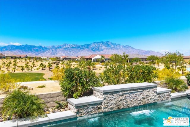 61 Zinfandel, Rancho Mirage CA: https://media.crmls.org/mediaz/ef743d3e-d301-4641-a337-b5210820faef.jpg