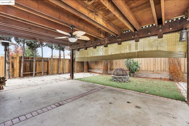 5130 Kegan Ln, Oakley CA: https://media.crmls.org/mediaz/ef74be82-3409-4e47-8455-f4c33998118b.jpg