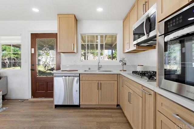 Detail Gallery Image 13 of 36 For 9462 Doheny Rd., Santee,  CA 92071 - 3 Beds | 1 Baths