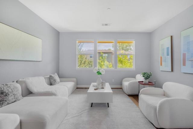 589 Santa Rosalia Terrace, Sunnyvale CA: https://media.crmls.org/mediaz/ef757cb5-1023-4ad4-8008-22af6c05ce52.jpg