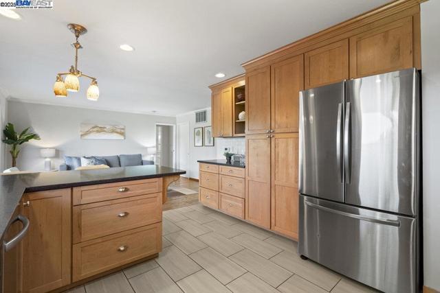 6649 Waverly Rd, Martinez CA: https://media.crmls.org/mediaz/ef765d04-c5dd-48d9-b594-15e578f1ff3b.jpg