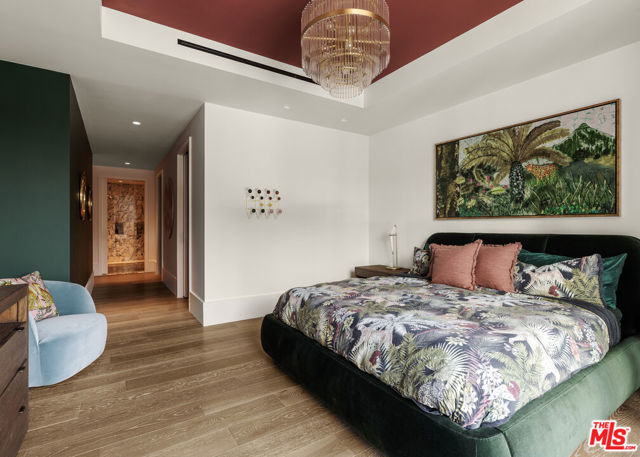 Image 7 of 34 For 8420 Sunset Boulevard 504