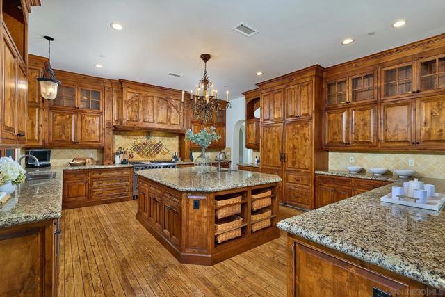 14155 Biscayne Pl, Poway CA: https://media.crmls.org/mediaz/ef7694a0-7a91-4d27-8187-dea99701682d.jpg