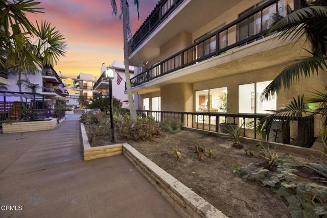 1127 E Del Mar Avenue, Pasadena CA: https://media.crmls.org/mediaz/ef7698ae-d9c0-4872-a348-c1a1eade6251.jpg