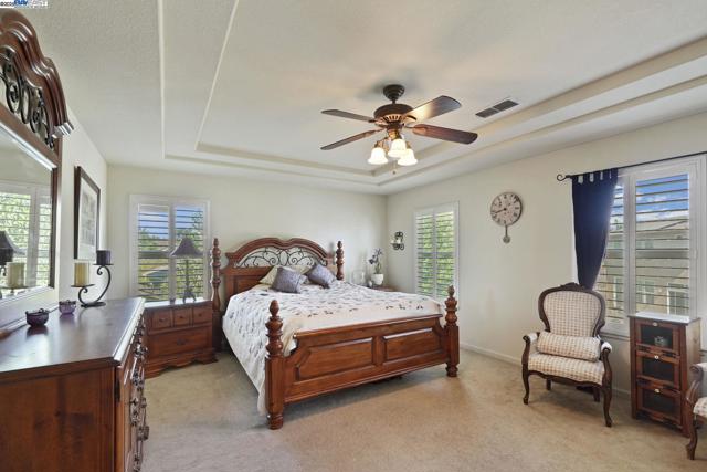 Image 19 of 53 For 5854 Riverbank Cir
