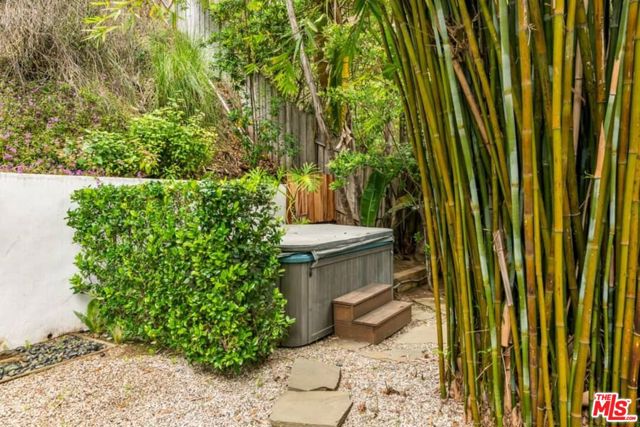 2415 Laurel Pass / Bypass, Los Angeles CA: https://media.crmls.org/mediaz/ef7736e9-a447-4041-b70b-85292cf87ec3.jpg