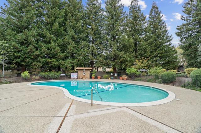 1033 Crestview Drive, Mountain View CA: https://media.crmls.org/mediaz/ef776a70-36d6-428a-9d29-e1538292565e.jpg
