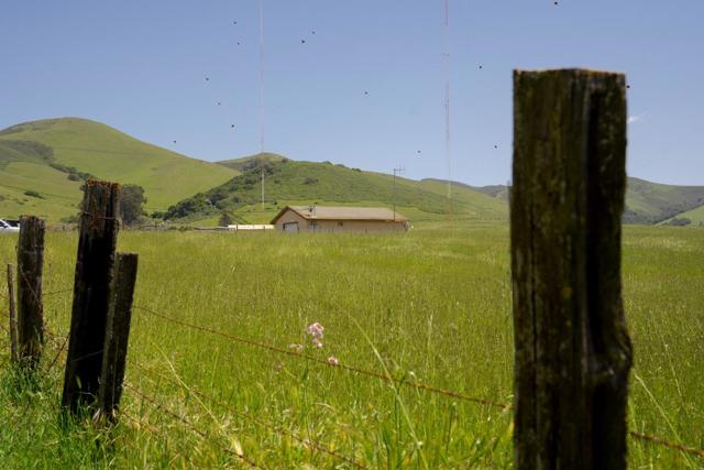 540 Old Natividad Road, Salinas CA: https://media.crmls.org/mediaz/ef77df54-8afc-47cc-88f3-42fe12200a47.jpg