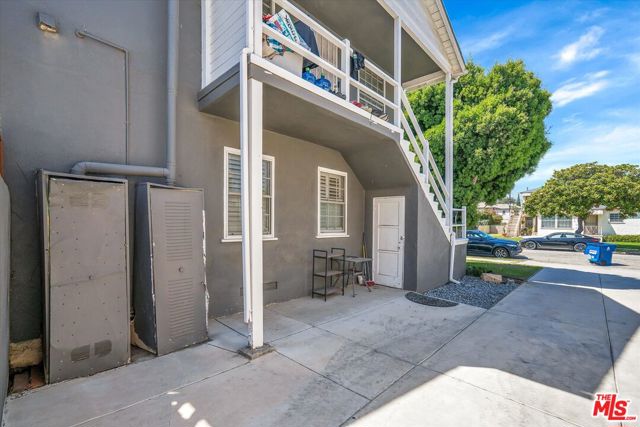 8776 Reading Avenue, Los Angeles, California 90045, ,Multi-Family,For Sale,Reading,24433193