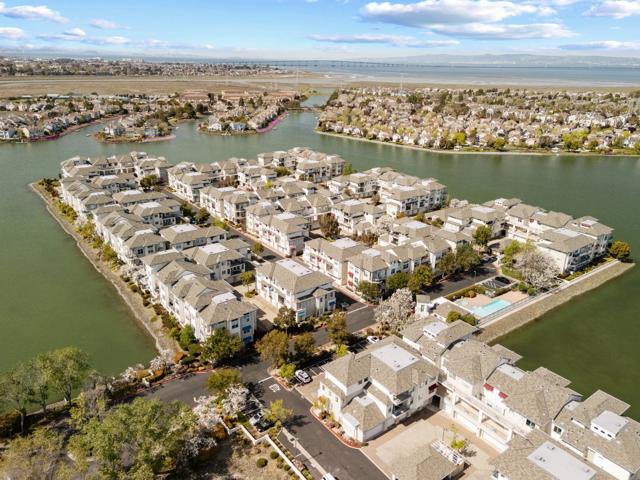 700 Baltic Circle, Redwood City CA: https://media.crmls.org/mediaz/ef785228-da0f-4aa7-8945-7a04140ccdb3.jpg