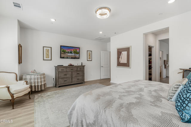 566 Purple Sage Lane, Simi Valley CA: https://media.crmls.org/mediaz/ef78d05f-4908-40f7-8124-2b8146cff734.jpg