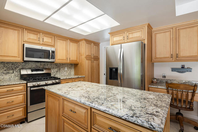 23300 Ingomar Street, Canoga Park CA: https://media.crmls.org/mediaz/ef793783-f441-4d00-85af-5a5096fdc960.jpg