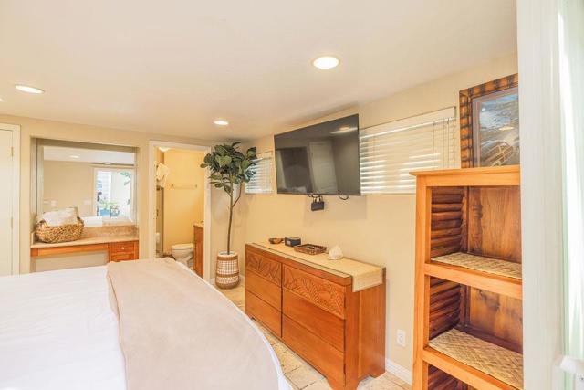 22818 E Cliff Drive, Santa Cruz CA: https://media.crmls.org/mediaz/ef795d57-dd2b-459e-9692-529852c5e3b2.jpg
