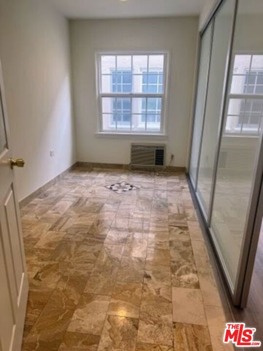 137 S Crescent Drive, Beverly Hills CA: https://media.crmls.org/mediaz/ef79955d-9d8e-4b25-b937-acf9d075fcf9.jpg