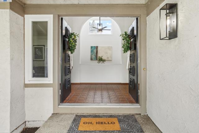 643 Contada Cir, Danville CA: https://media.crmls.org/mediaz/ef79bc56-94b8-4053-8e2c-b83bb62d8747.jpg