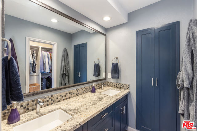 15161 Magnolia Boulevard, Sherman Oaks CA: https://media.crmls.org/mediaz/ef79bd67-6a0a-4ee6-b8f9-cdf320ac52d4.jpg