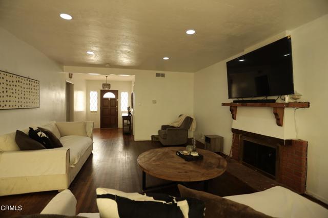Detail Gallery Image 6 of 36 For 1010 W Robert Ave, Oxnard,  CA 93030 - 4 Beds | 2 Baths