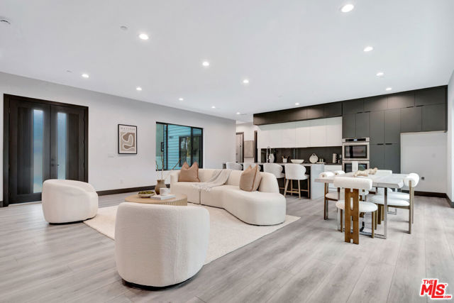 19513 Cantara Street, Reseda CA: https://media.crmls.org/mediaz/ef7a4ffd-2b43-4670-b8b7-fd1391bb7a1c.jpg