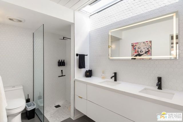 1111 E Palm Canyon Drive #307, Palm Springs, CA 92264