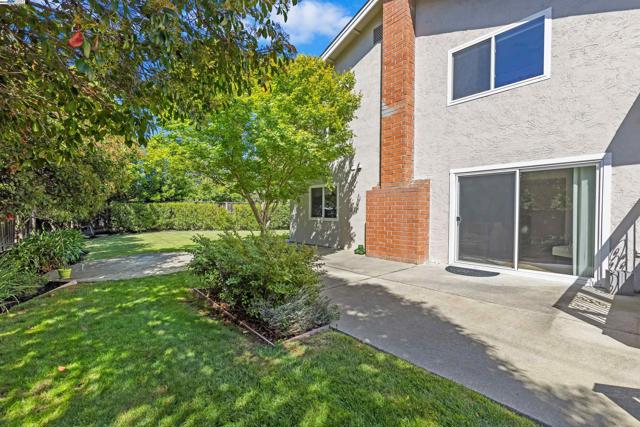2632 Campeche Ct, San Ramon CA: https://media.crmls.org/mediaz/ef7b270c-c7a3-44e3-bfdf-d06bab4dc4d0.jpg