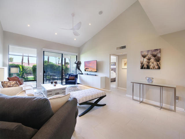 1150 Via Tenis, Palm Springs, CA 92262