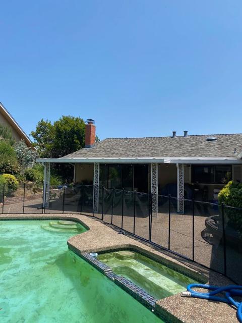 1683 Escalante Way, Burlingame CA: https://media.crmls.org/mediaz/ef7b87fb-415f-47ce-9fd5-11981c71dde4.jpg
