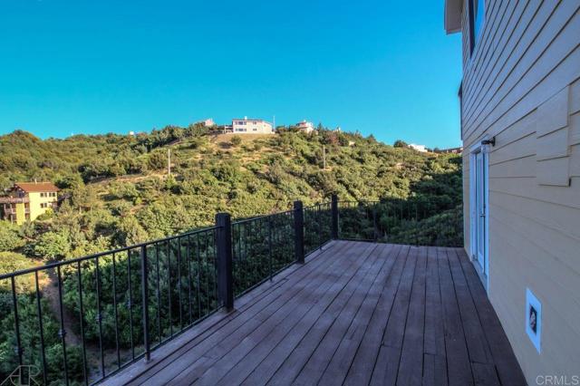 3305 Oakwood Drive, Julian CA: https://media.crmls.org/mediaz/ef7b9bae-49b7-4077-a829-1d65777d9f81.jpg