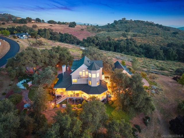 24665 Rancho Santa Teresa Dr, Ramona CA: https://media.crmls.org/mediaz/ef7bd0c5-cfdc-4636-bf31-d8ee8f5b5a6a.jpg